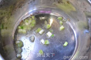 红白配-酸辣牛肉汤的做法步骤：2