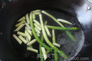 芦笋鸡丝的做法步骤：2