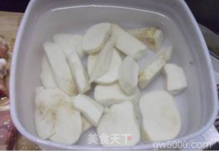美味家常 鲜淮山鸡汤的做法步骤：3