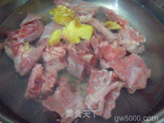 笋尖海带老鸭汤的做法步骤：1