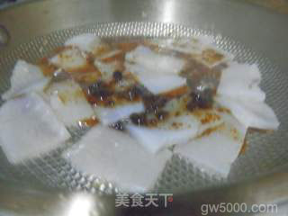 【开封】特色小吃－烧饼夹炒凉粉的做法步骤：4