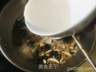 酸辣肉丝汤的做法步骤：6