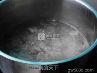 枸杞老姜羊肉汤的做法步骤：3