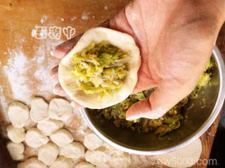 生煎素锅贴的做法步骤：5