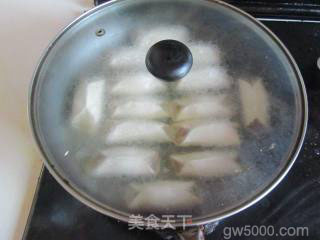 西葫芦肉馅锅贴的做法步骤：12