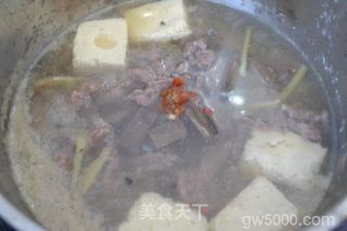 红白配-酸辣牛肉汤的做法步骤：5