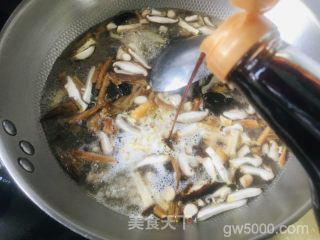 酸辣肉丝汤的做法步骤：5