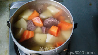 清炖牛肉汤的做法步骤：10