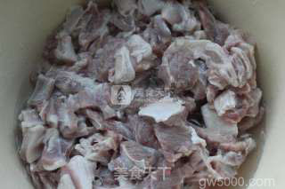 补肾黑豆羊肉汤的做法步骤：2