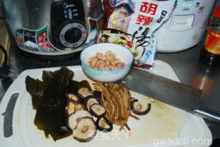 河南风味---胡辣汤的做法步骤：1