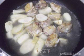 美味家常 鲜淮山鸡汤的做法步骤：7