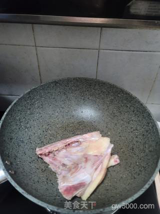 酸梅鸭的做法步骤：4