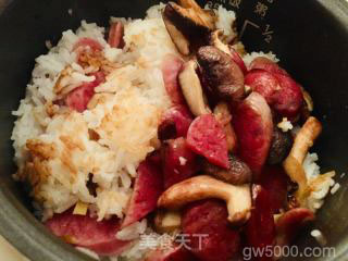 电饭锅腊肠煲仔饭的做法步骤：8