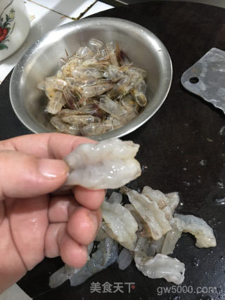 虾油海鲜面的做法步骤：1
