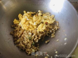 广东菜脯炒鸡蛋的做法步骤：8