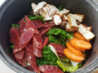 广式腊味煲仔饭的做法步骤：10