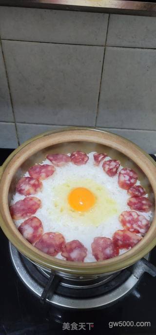 腊肠窝蛋煲仔饭的做法步骤：9