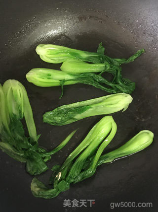 香肠五花肉煲仔饭的做法步骤：7