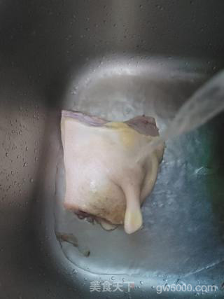 酸梅鸭的做法步骤：2