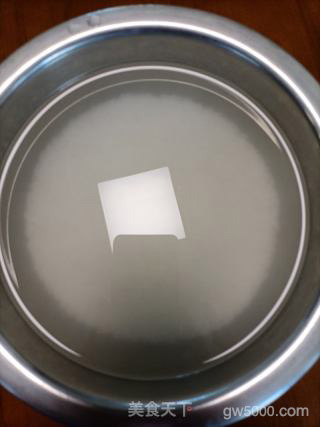 腊肠煲仔饭的做法步骤：2