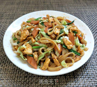 包菜鸡蛋炒河粉的做法步骤：8