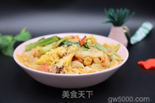 手撕鸡炒河粉的做法步骤：7