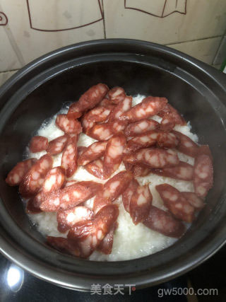 腊肠煲仔饭的做法步骤：6