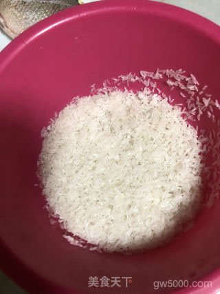 腊肠煲仔饭的做法步骤：1