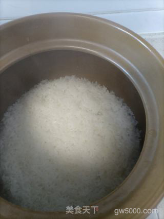 腊肠煲仔饭的做法步骤：7