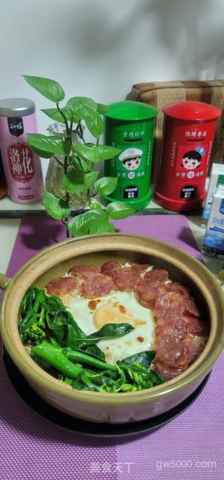 腊肠窝蛋煲仔饭的做法步骤：15