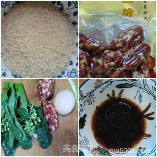 腊肠窝蛋煲仔饭的做法步骤：1