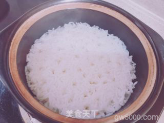腊味煲仔饭的做法步骤：3