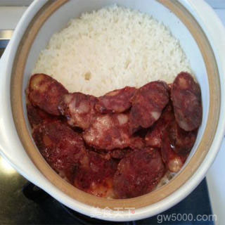 味道好的腊味煲仔饭的做法的做法步骤：2