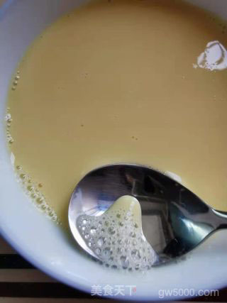 粤式牛奶炖蛋的做法步骤：5