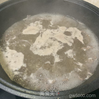 牛肉粿条汤的做法步骤：6