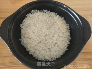 腊肠煲仔饭的做法步骤：1
