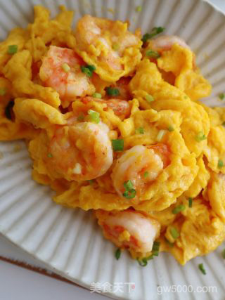 复刻粤菜虾仁滑蛋的做法步骤：11