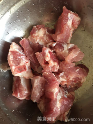 粤式芋头蒸排骨的做法步骤：2