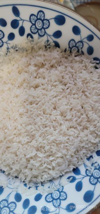 腊肠窝蛋煲仔饭的做法步骤：2