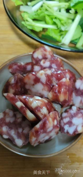 腊肠窝蛋煲仔饭的做法步骤：3