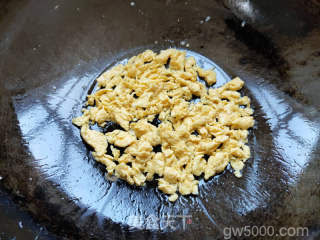 包菜鸡蛋炒河粉的做法步骤：4