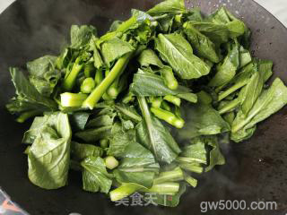 清炒菜心的做法步骤：4