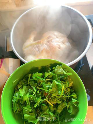 无水葱油鸡的做法步骤：4