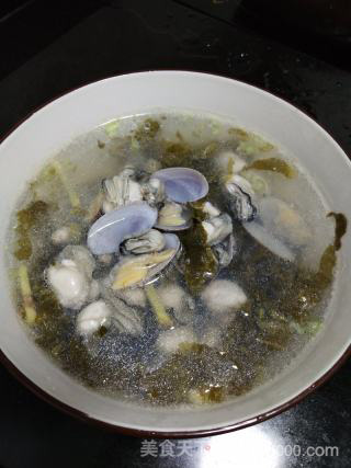 潮汕生蚝花甲酸菜开胃汤的做法步骤：5