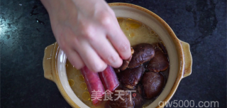 港式香菇腊肠煲仔饭的做法步骤:4