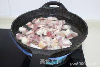 云南名小吃——大酥牛肉面的做法步骤：3