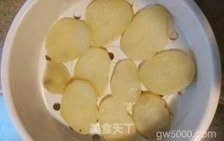 茴香塌(ta)洋芋的做法步骤：2