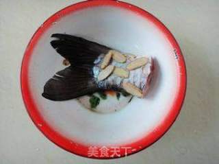 大头菜烧鱼尾的做法步骤：1
