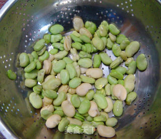 糟菜炒蚕豆的做法步骤：1