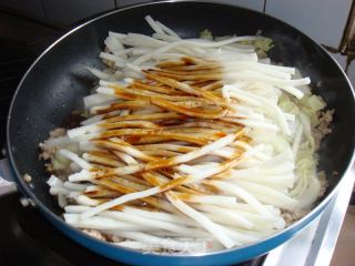 云南特色小吃炒饵块的做法步骤：10